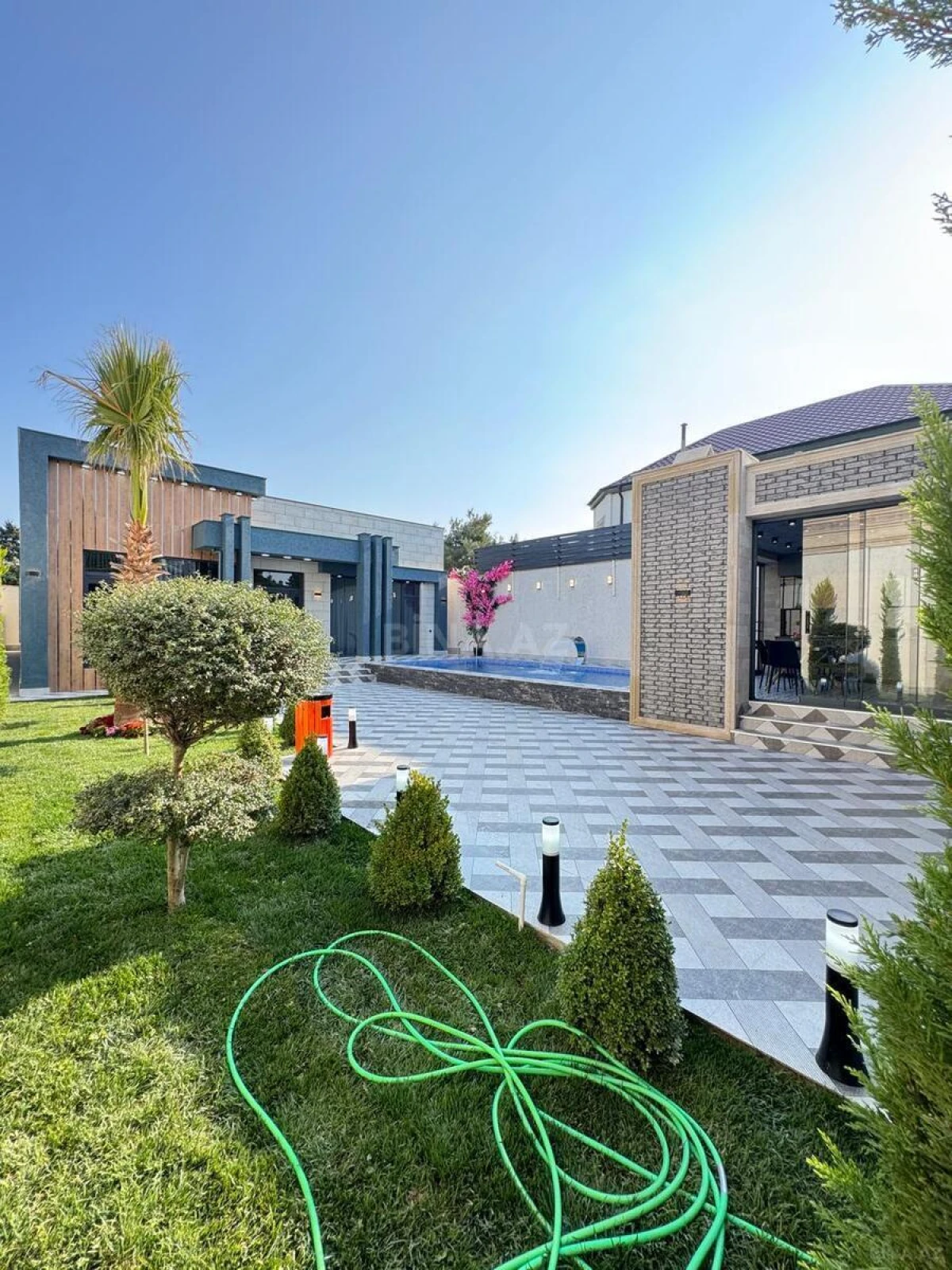 Satılır 5 otaqlı həyət evi 190 m²