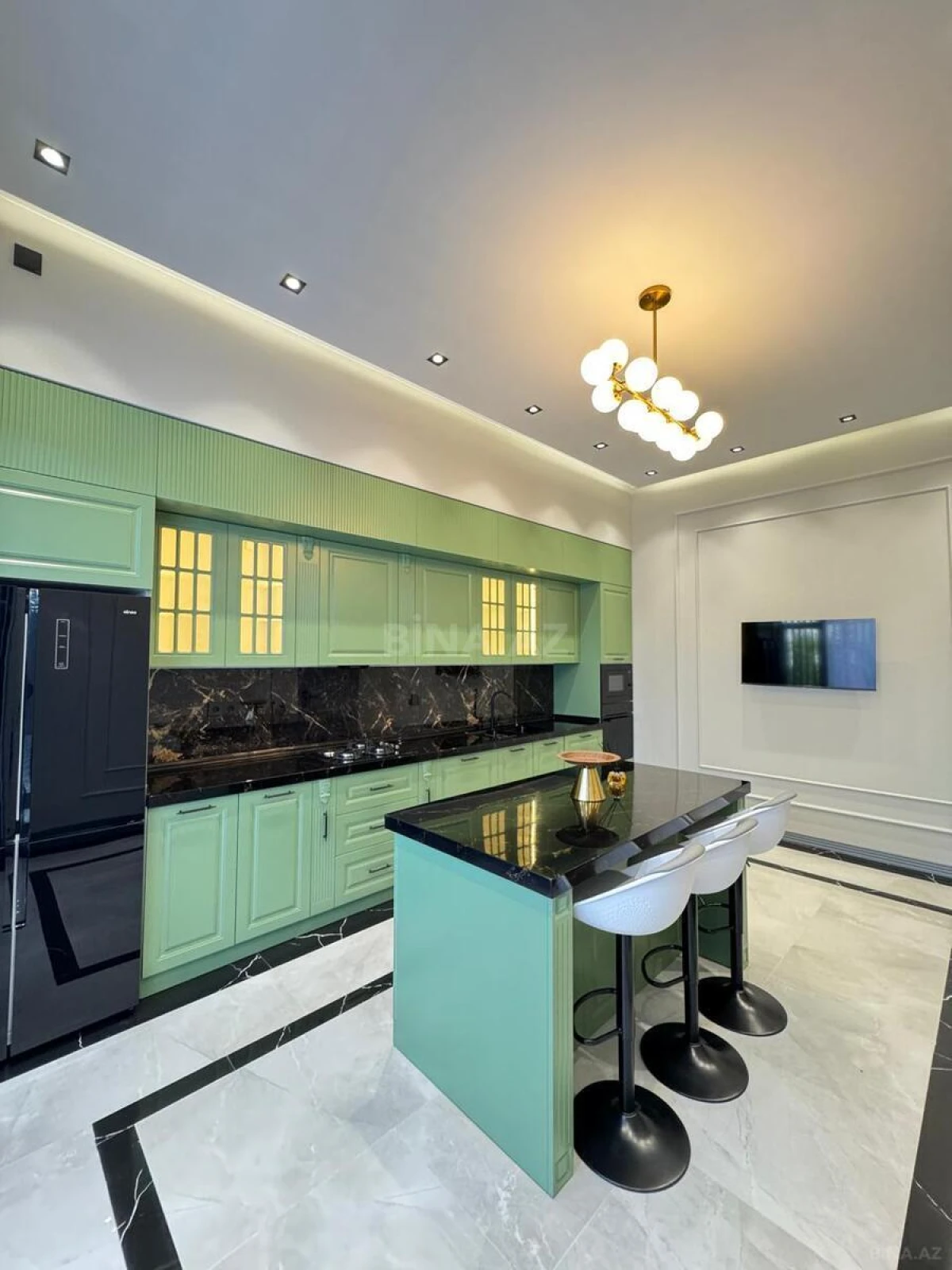 Satılır 5 otaqlı həyət evi 190 m²