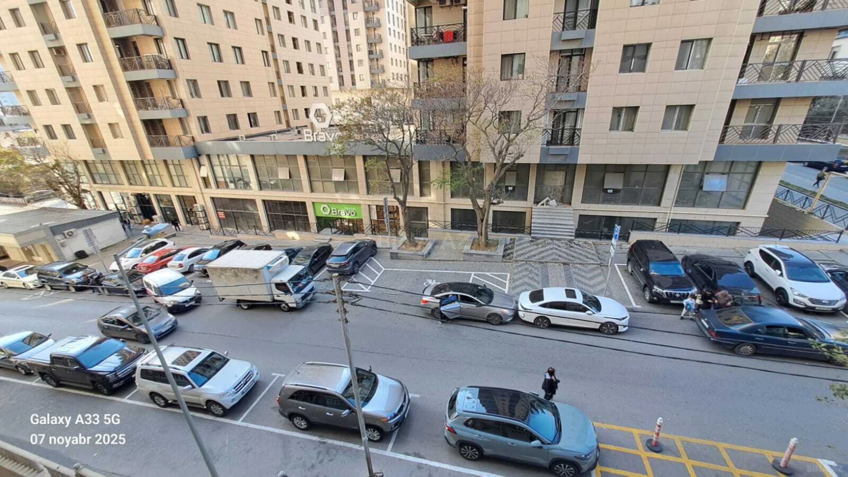 Kirayə verilir 2 otaqlı mənzil 110 m²