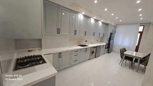 Kirayə verilir 2 otaqlı mənzil 110 m²