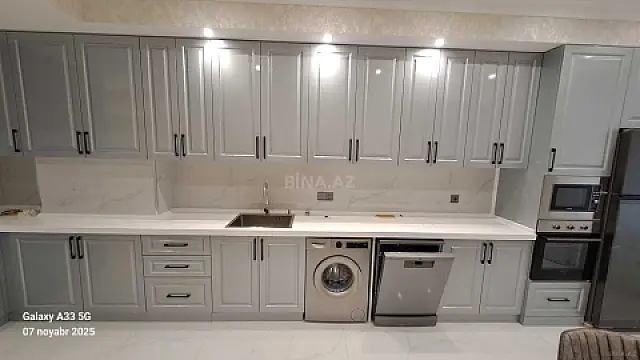 Kirayə verilir 2 otaqlı mənzil 110 m²