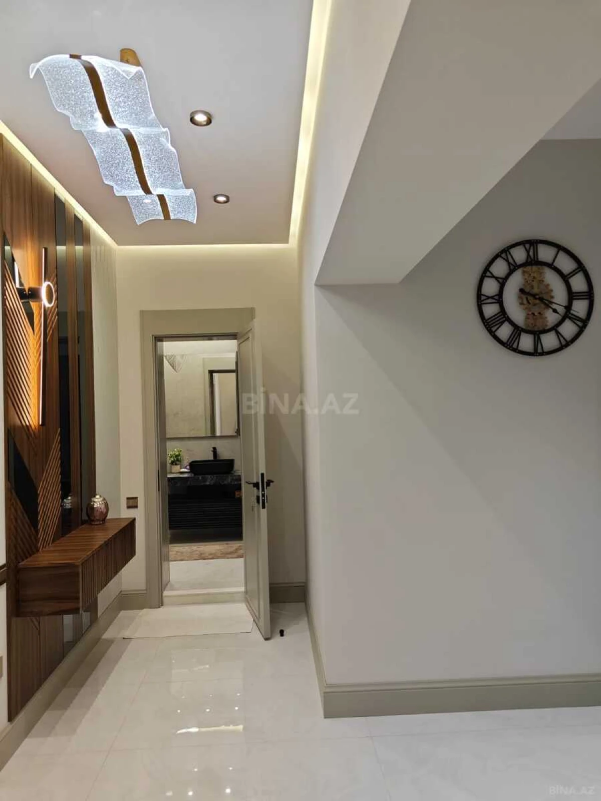 Kirayə verilir 2 otaqlı mənzil 70 m²