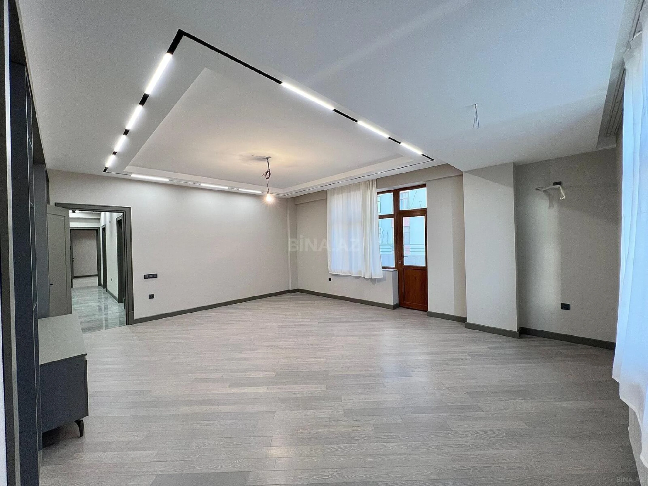 Satılır 4 otaqlı mənzil 165 m²