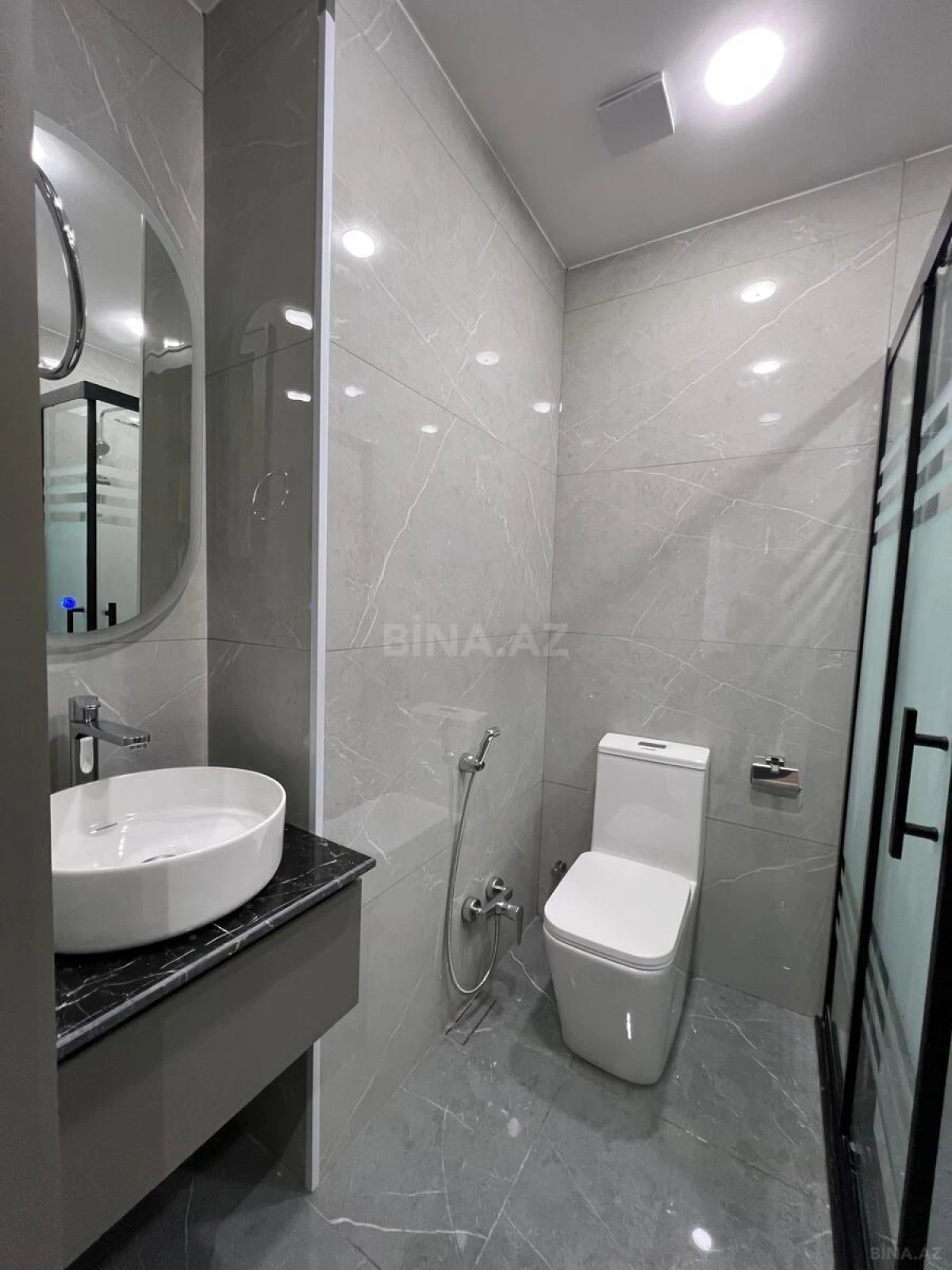 Satılır 4 otaqlı mənzil 165 m²