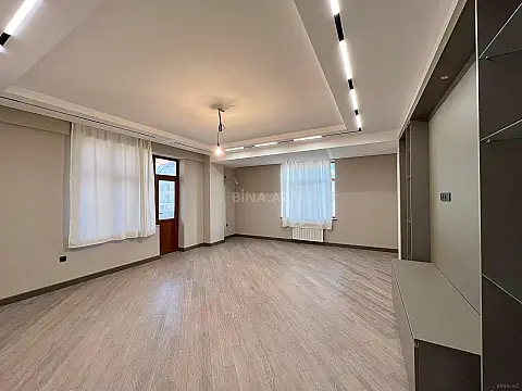 Satılır 4 otaqlı mənzil 165 m² — Bakı, İnşaatçılar 4 otaq 165.00 m²