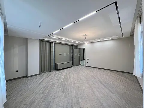 Satılır 4 otaqlı mənzil 165 m²