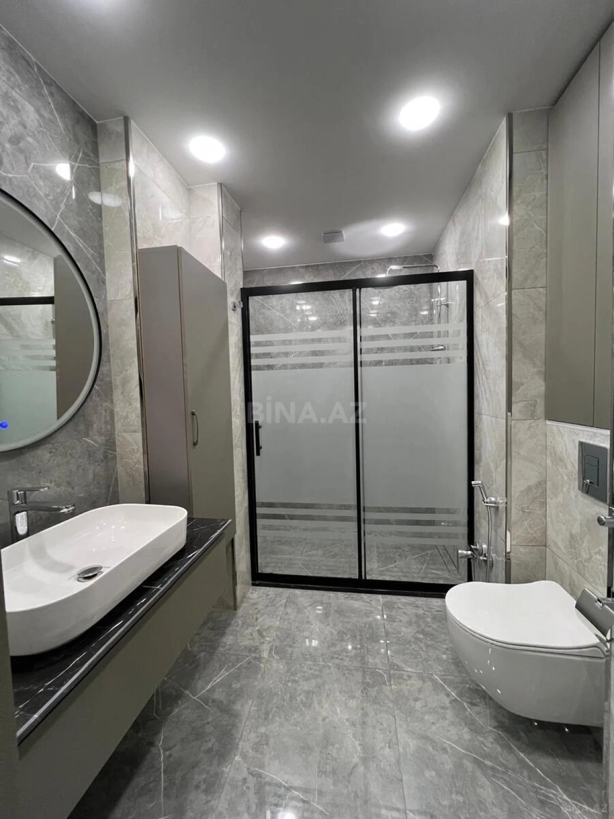Satılır 4 otaqlı mənzil 165 m²
