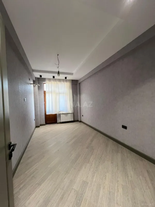 Satılır 4 otaqlı mənzil 165 m²