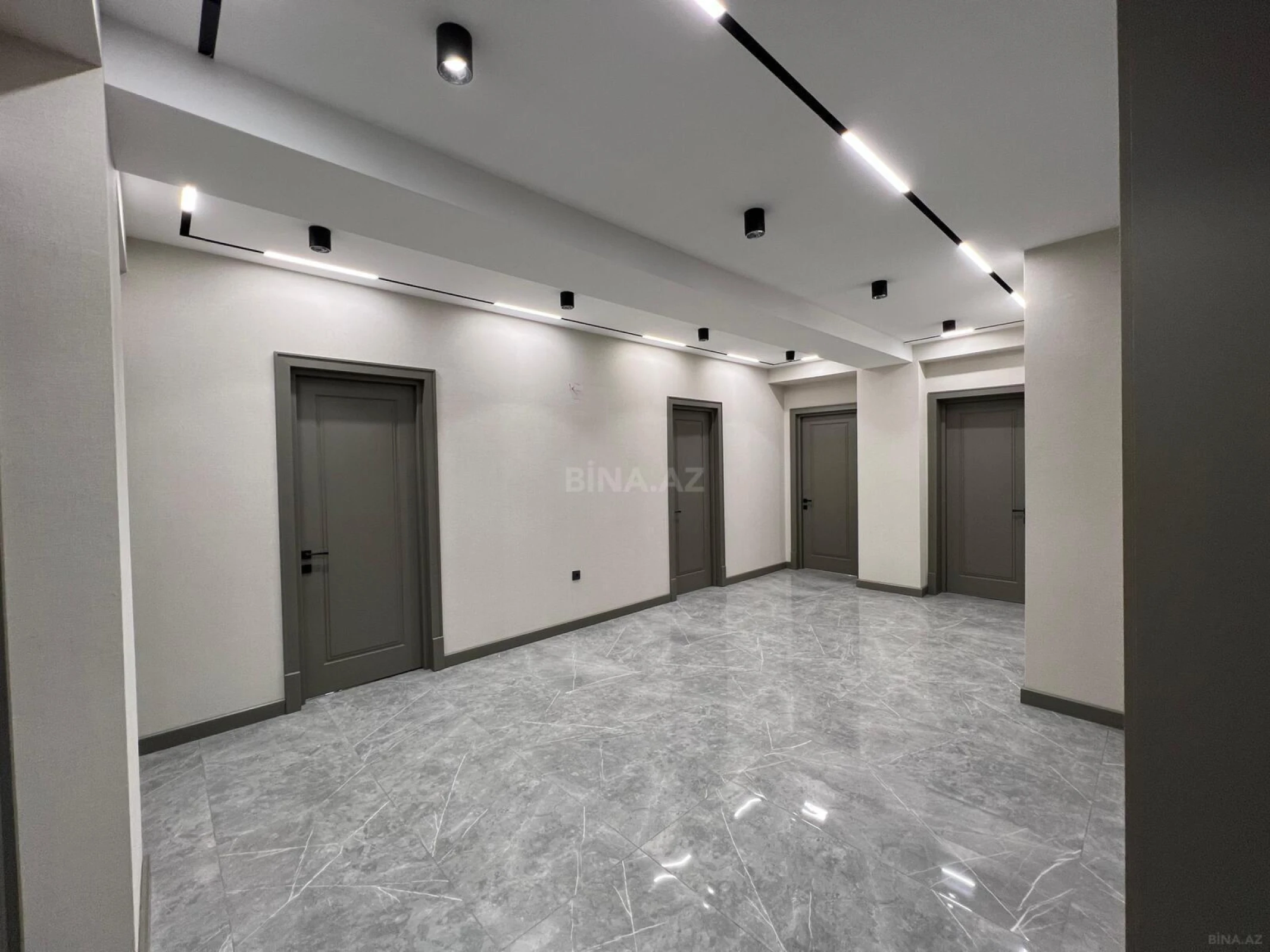 Satılır 4 otaqlı mənzil 165 m²