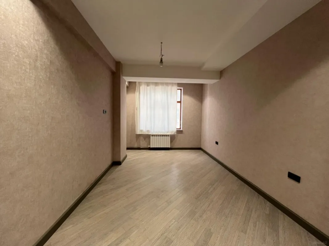 Satılır 4 otaqlı mənzil 165 m²