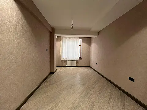 Satılır 4 otaqlı mənzil 165 m²