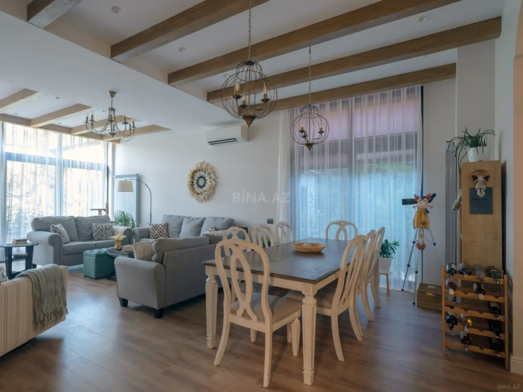 Satılır 6 otaqlı həyət evi 250 m²