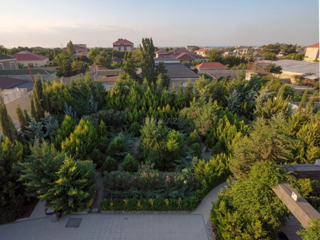Satılır 6 otaqlı həyət evi 250 m²