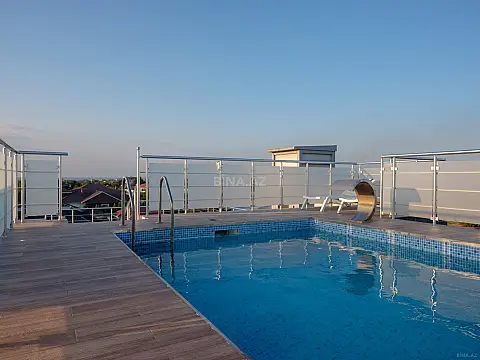 Satılır 6 otaqlı həyət evi 250 m²