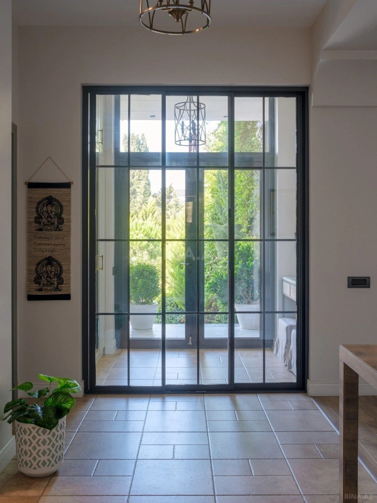 Satılır 6 otaqlı həyət evi 250 m²