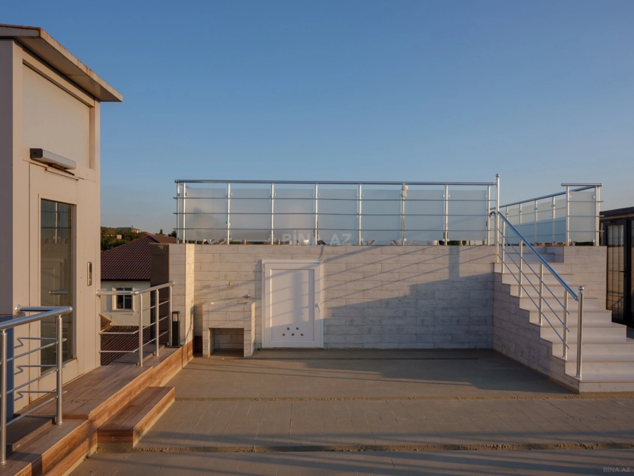 Satılır 6 otaqlı həyət evi 250 m²