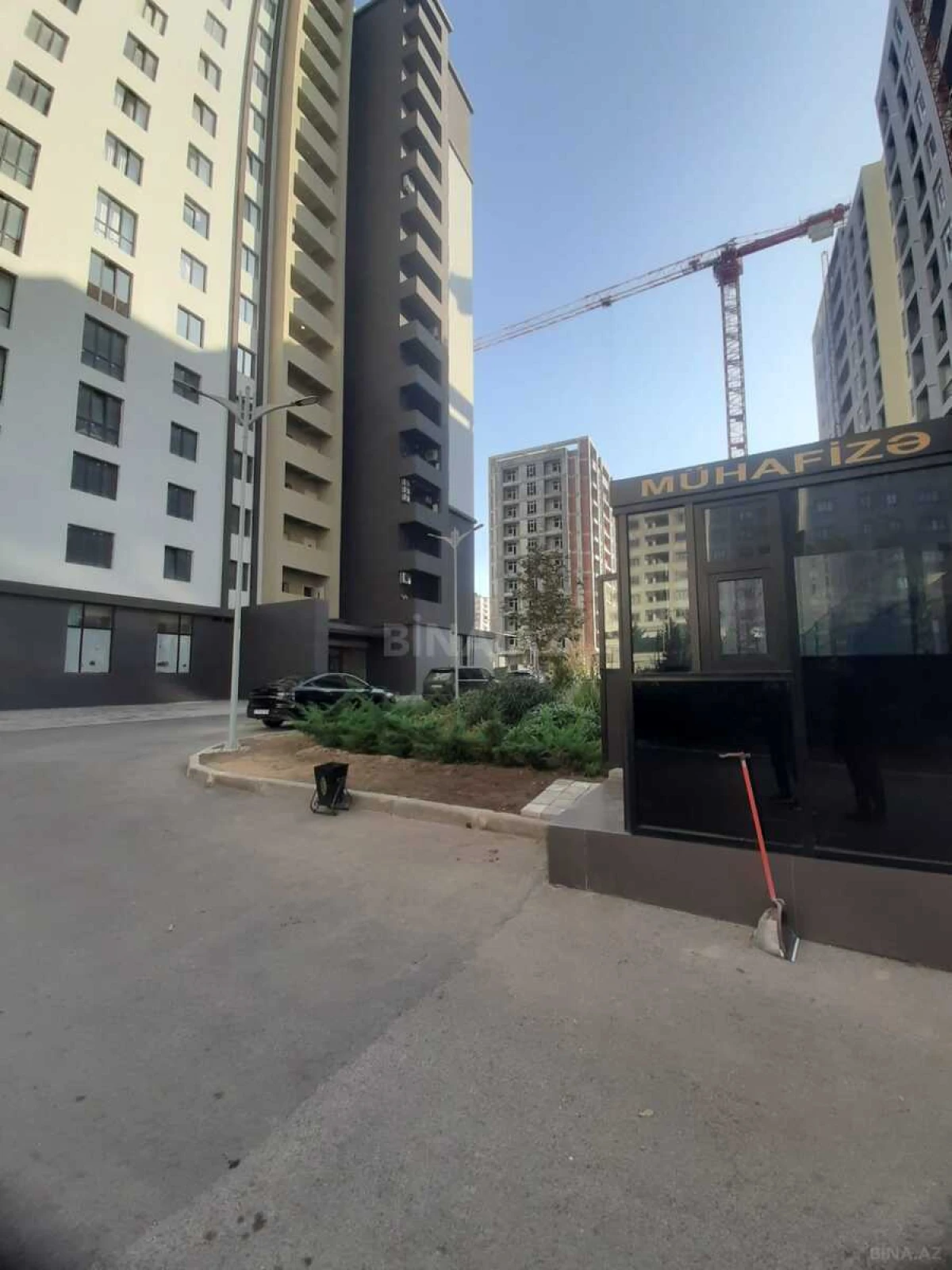 Satılır obyekt 183 m²