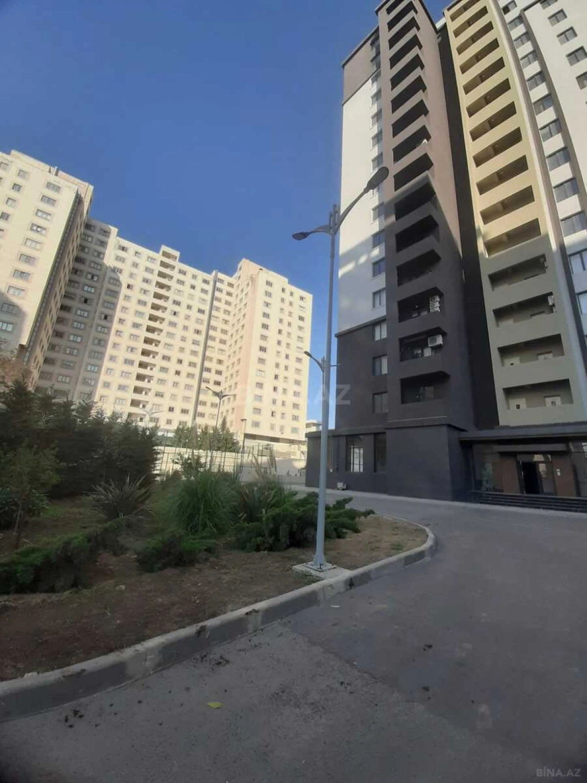 Satılır obyekt 183 m²