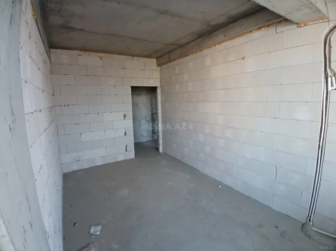 Satılır 2 otaqlı mənzil 92 m²