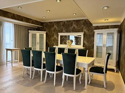 Kirayə verilir 6 otaqlı mənzil 410 m²