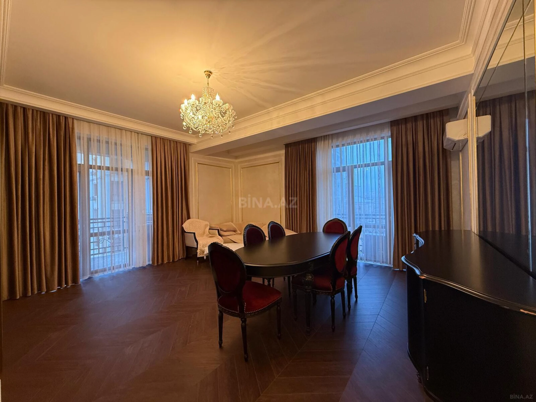 Satılır 3 otaqlı mənzil 120 m²