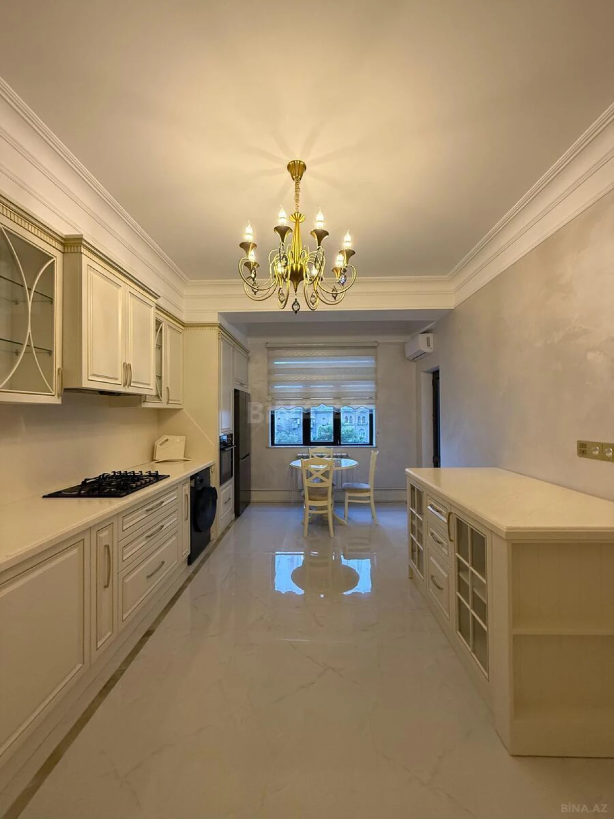 Satılır 3 otaqlı mənzil 120 m²