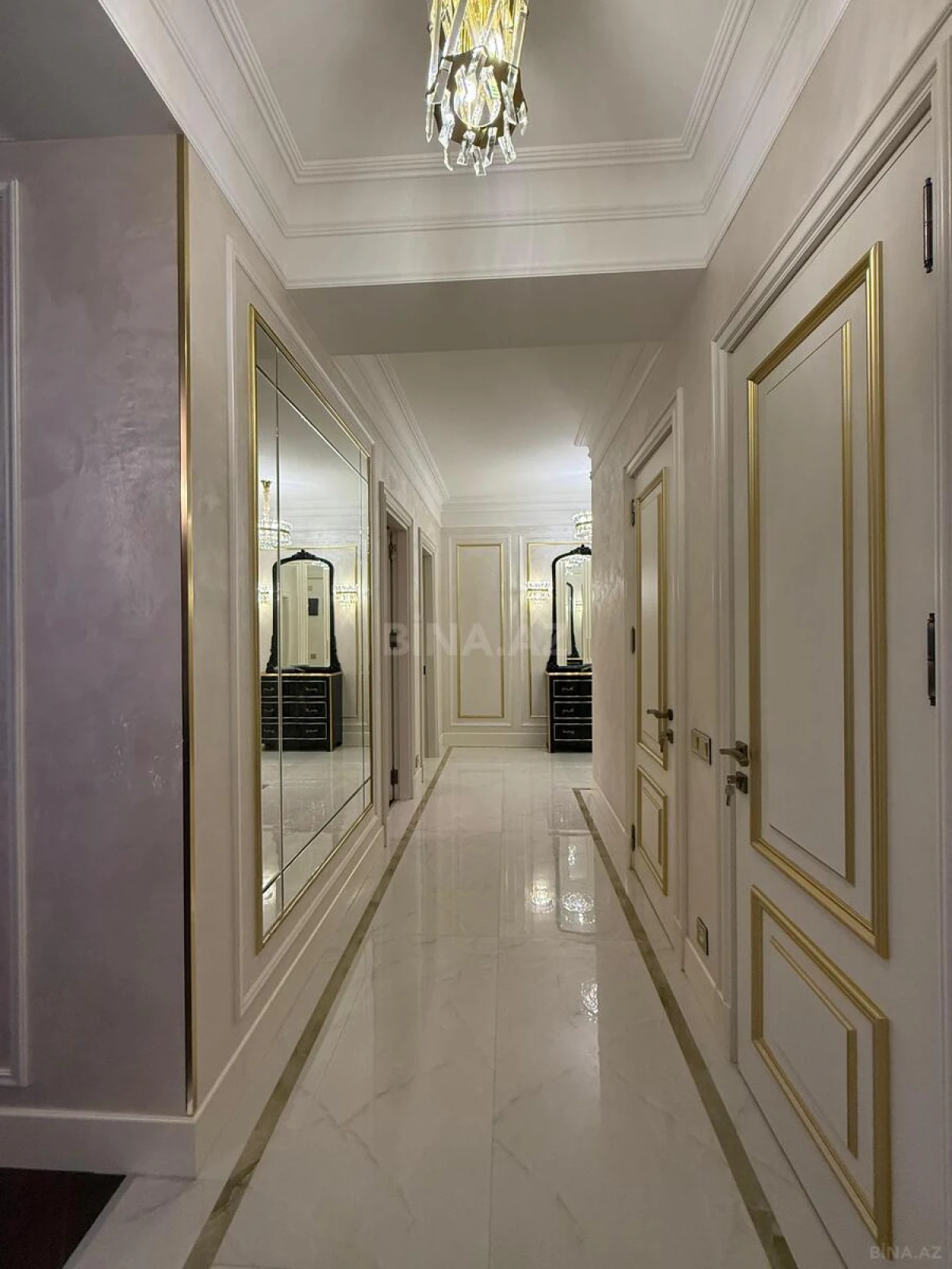 Satılır 3 otaqlı mənzil 120 m²