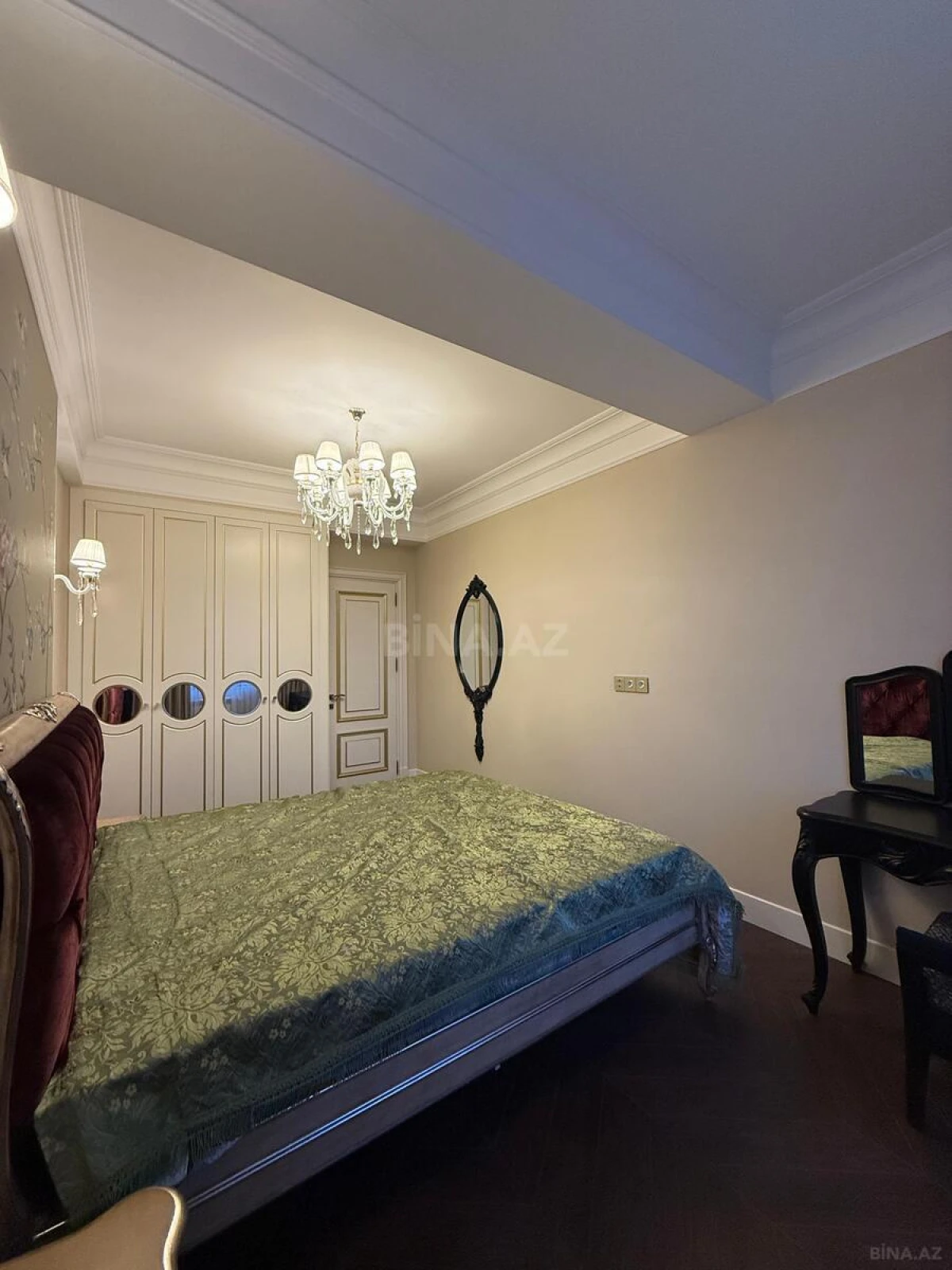 Satılır 3 otaqlı mənzil 120 m²