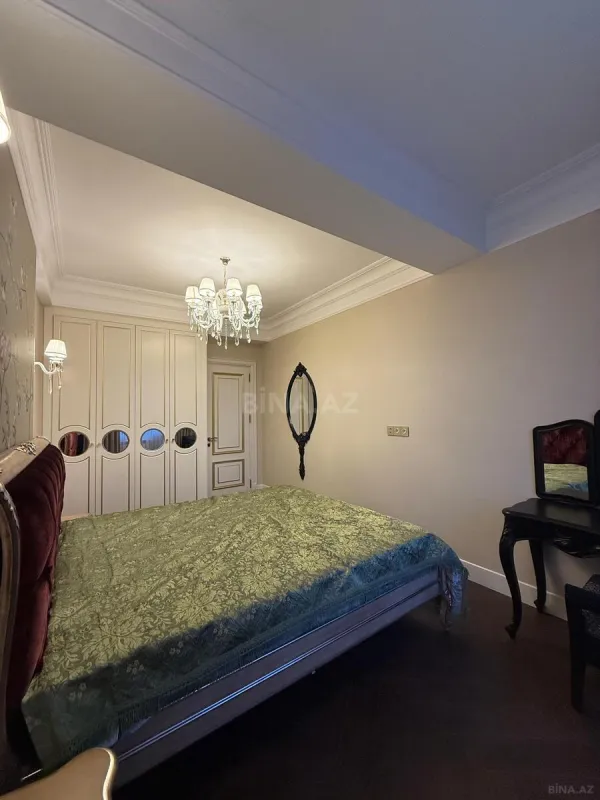 Satılır 3 otaqlı mənzil 120 m²