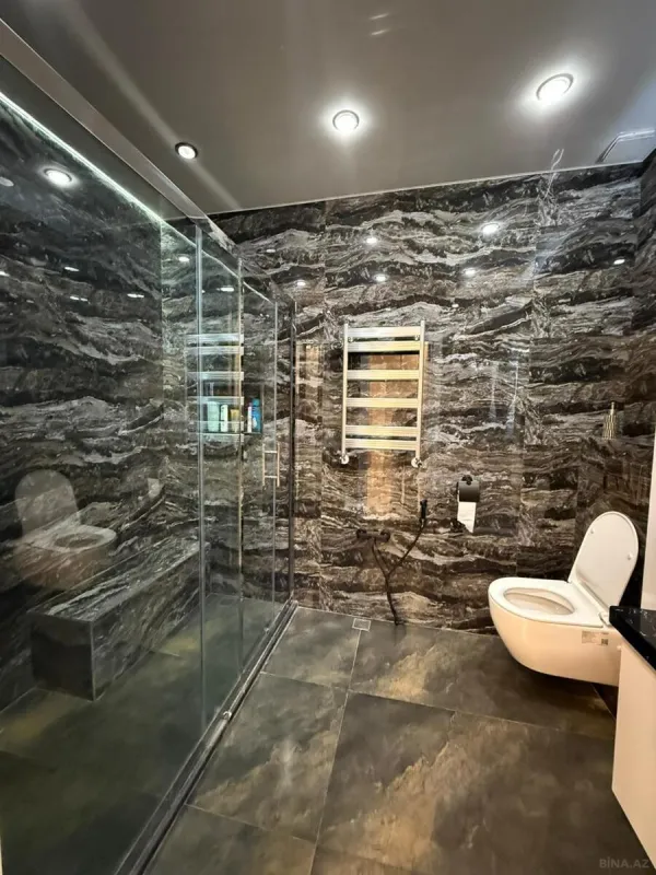 Satılır 4 otaqlı mənzil 180 m²