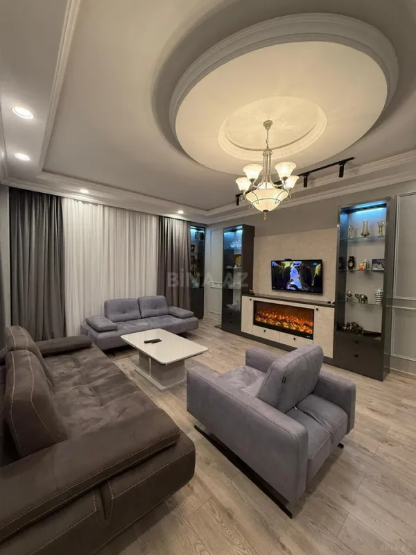 Satılır 4 otaqlı mənzil 180 m²