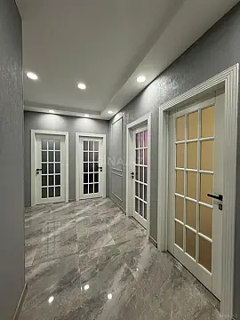 Satılır 4 otaqlı mənzil 180 m²