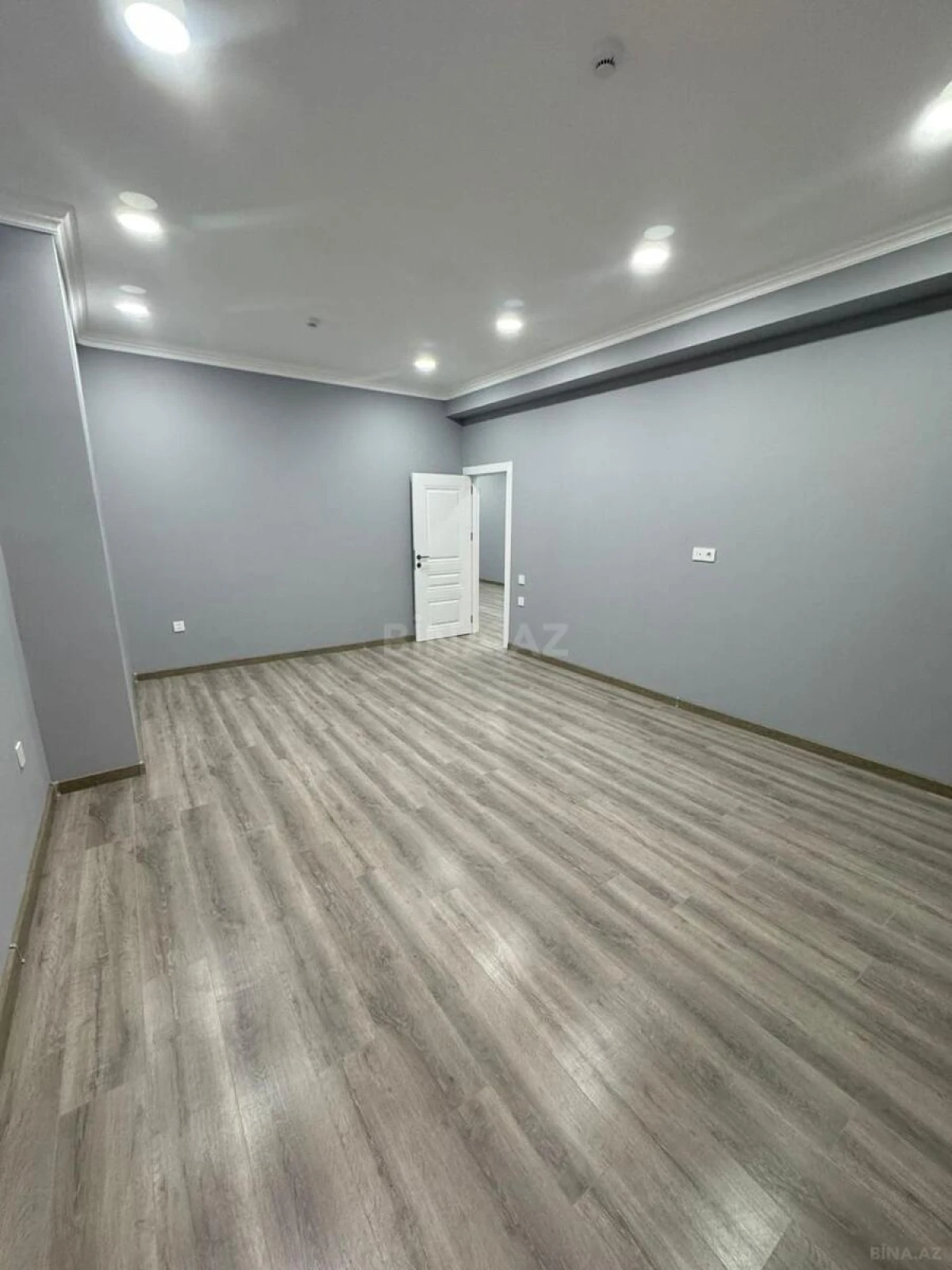 Satılır obyekt 100 m²