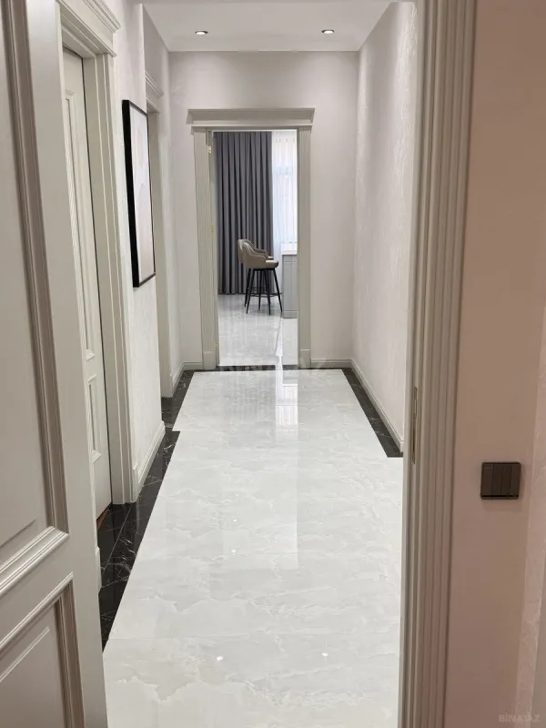 Satılır 3 otaqlı mənzil 138.8 m²