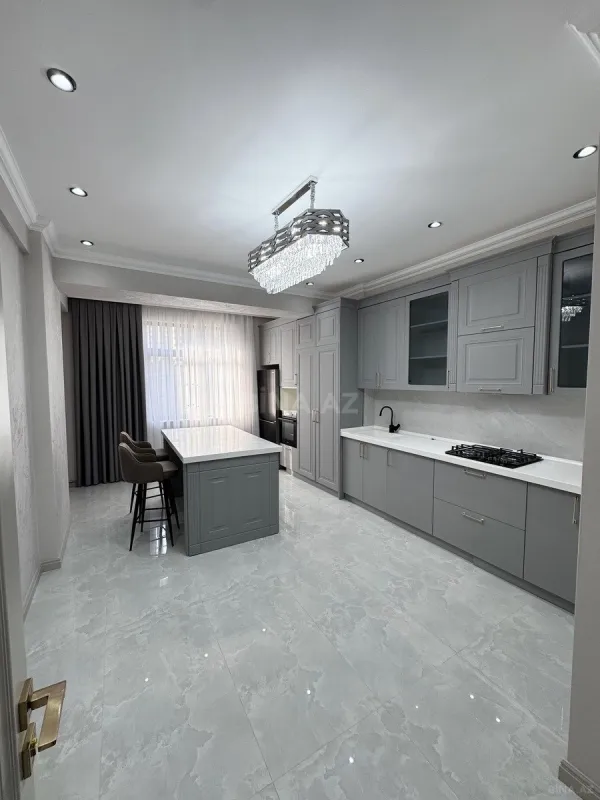 Satılır 3 otaqlı mənzil 138.8 m²