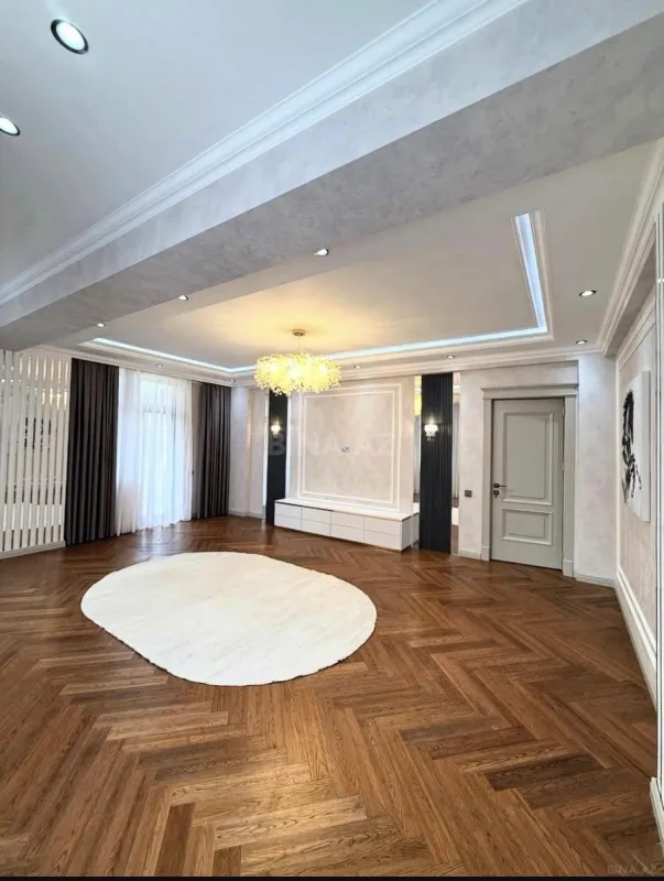 Satılır 3 otaqlı mənzil 138.8 m²