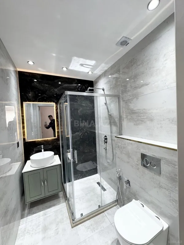 Satılır 3 otaqlı mənzil 138.8 m²