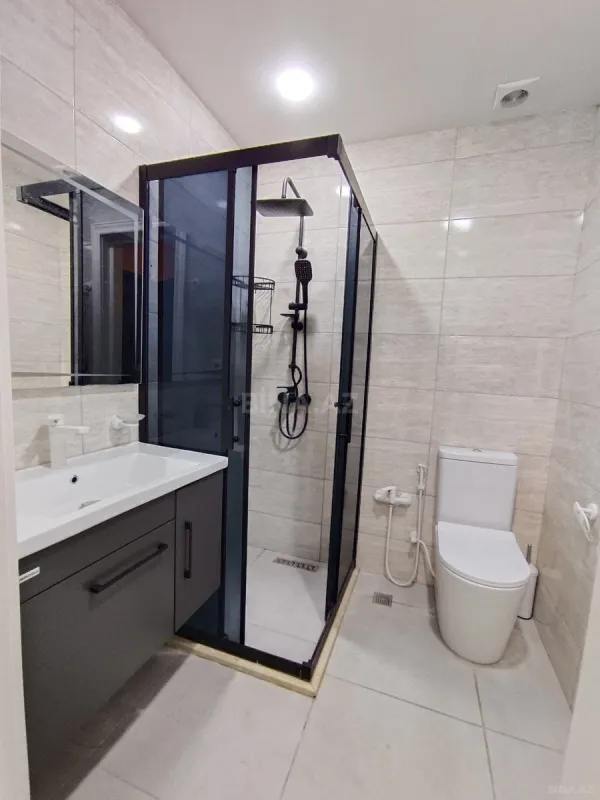 Kirayə verilir 2 otaqlı mənzil 65 m²