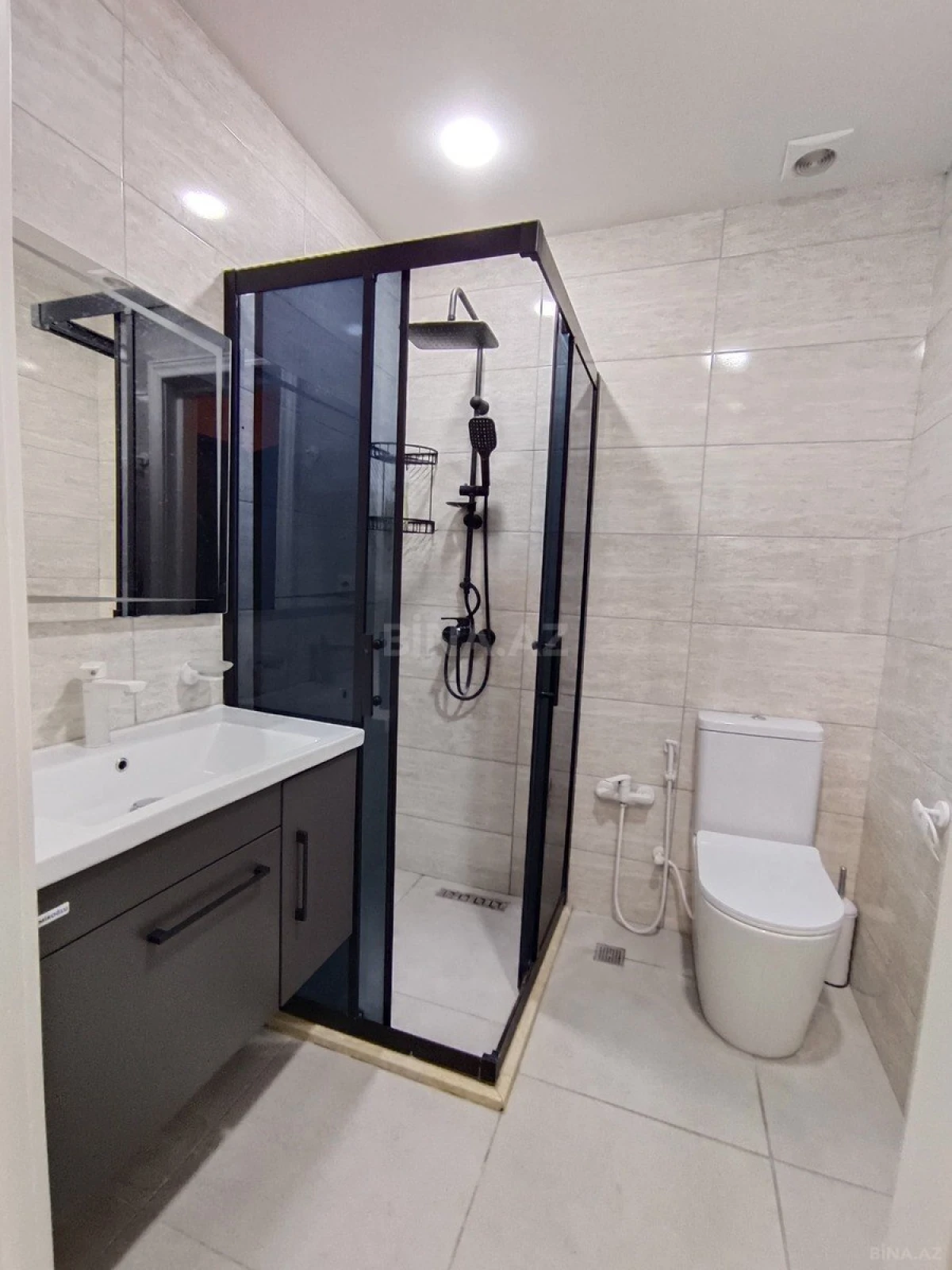 Kirayə verilir 2 otaqlı mənzil 65 m²