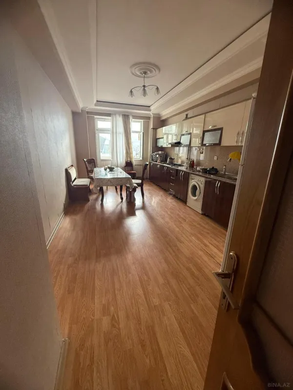 Satılır 3 otaqlı mənzil 170 m²