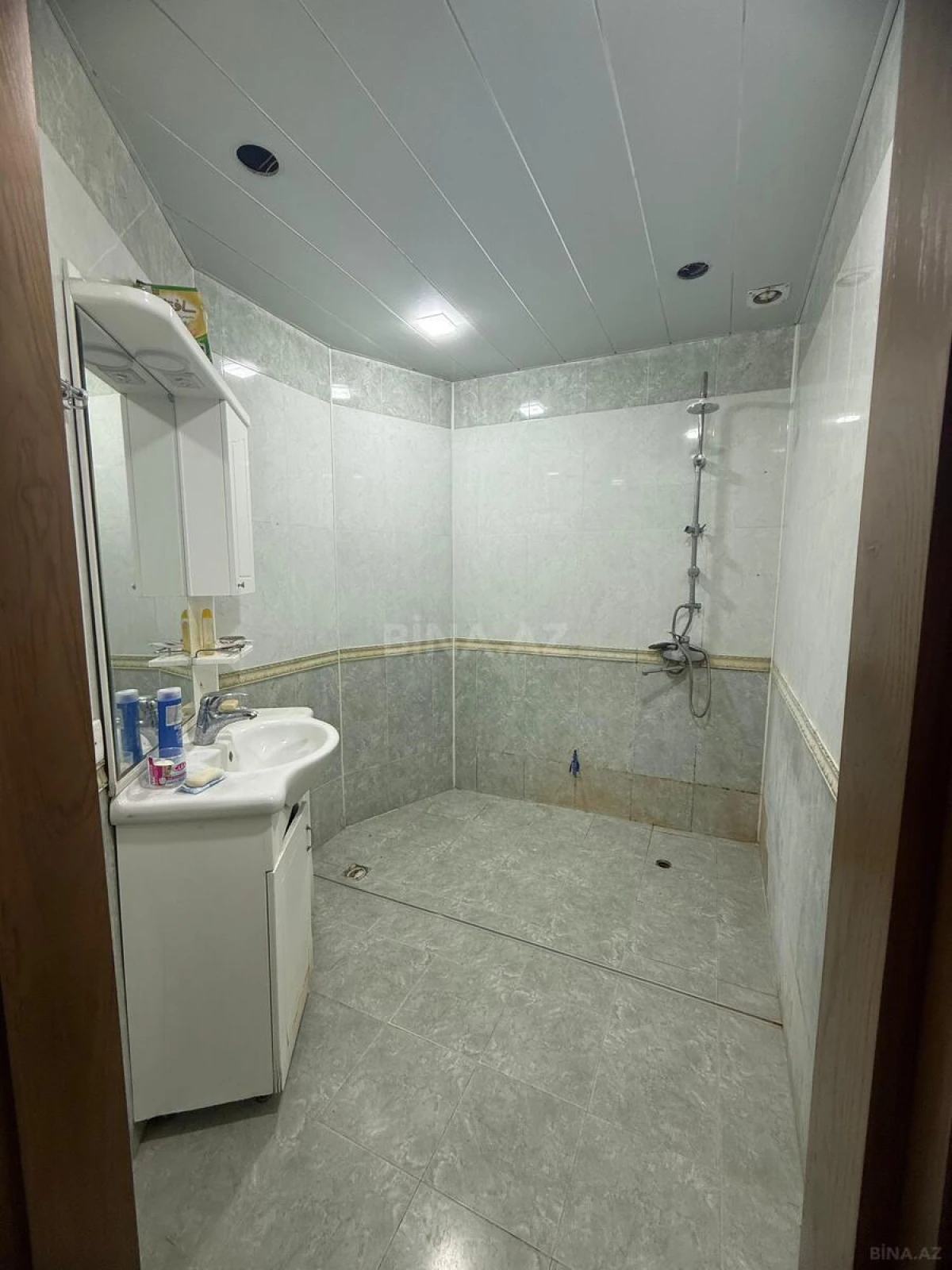 Satılır 3 otaqlı mənzil 170 m²