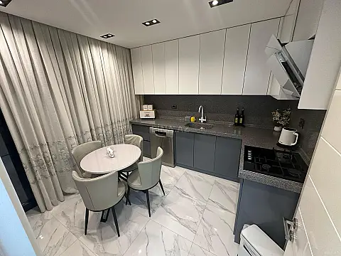 Satılır 3 otaqlı mənzil 90 m²