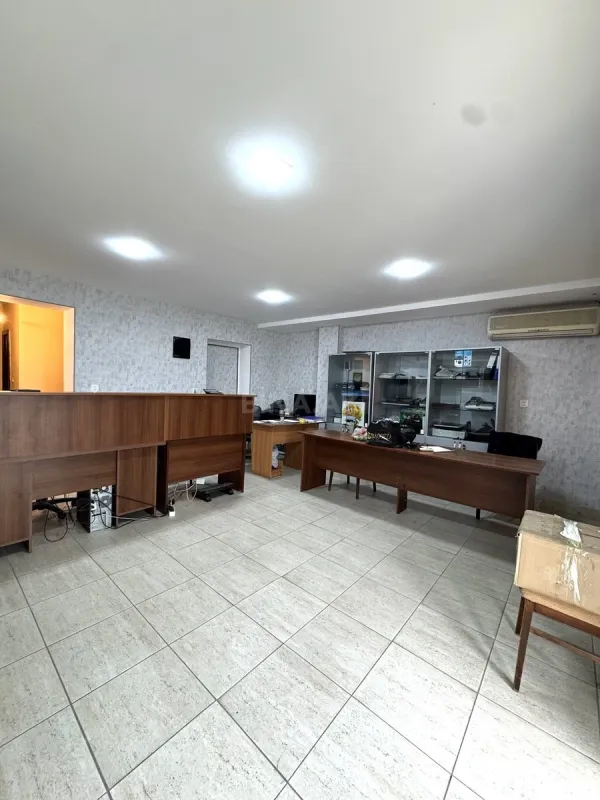 Kirayə verilir 3 otaqlı ofis 80 m²