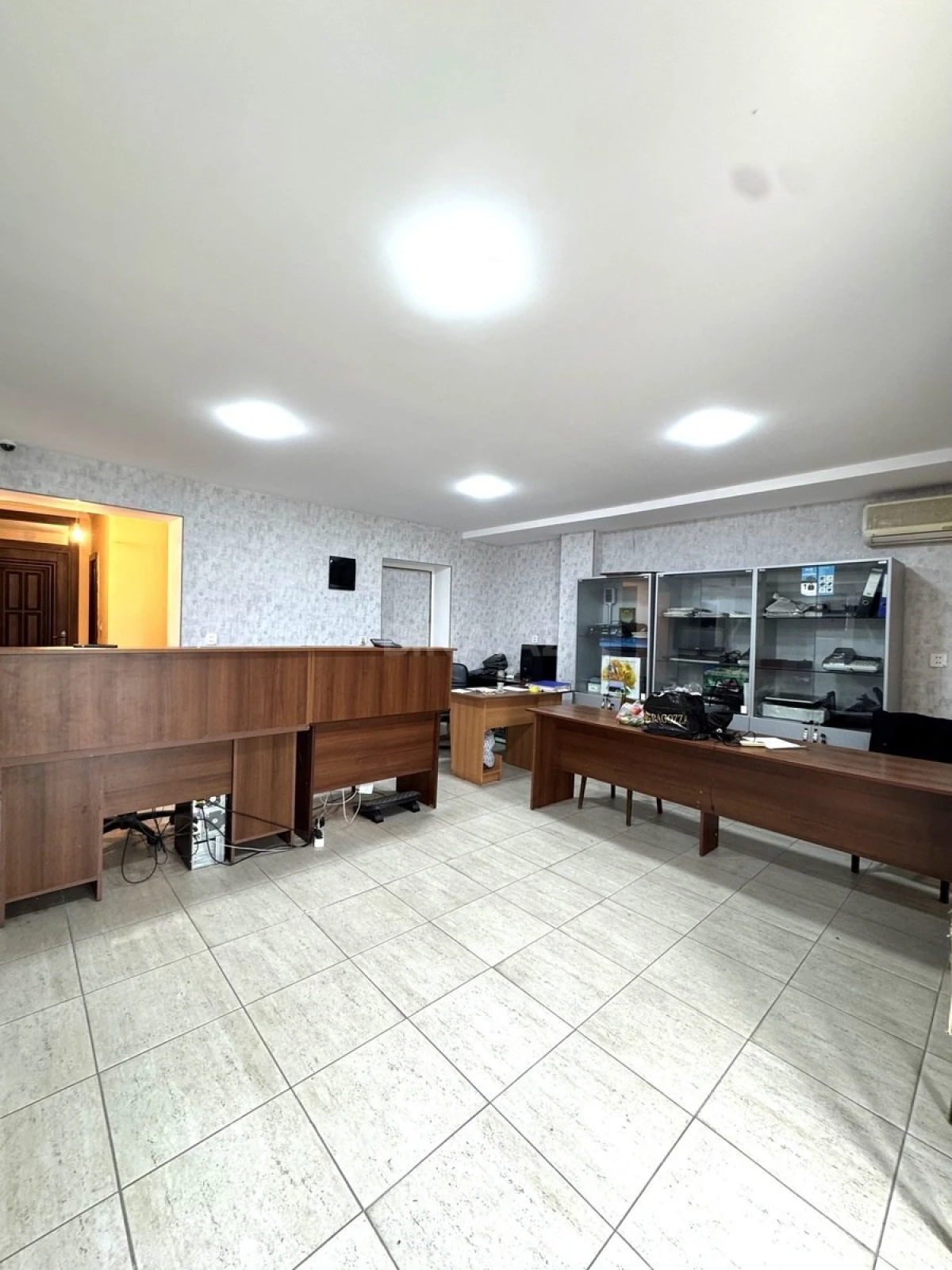 Kirayə verilir 3 otaqlı ofis 80 m²