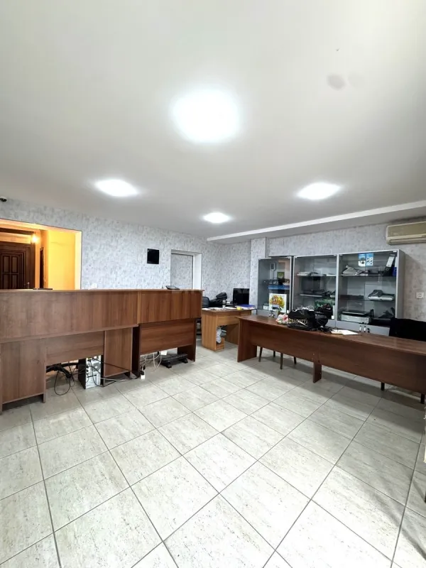 Kirayə verilir 3 otaqlı ofis 80 m²