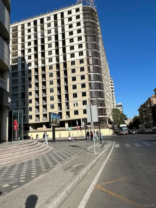 Satılır 2 otaqlı mənzil 113.1 m²