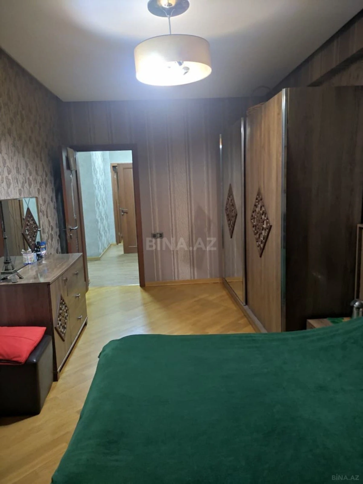 Satılır 3 otaqlı mənzil 125 m²