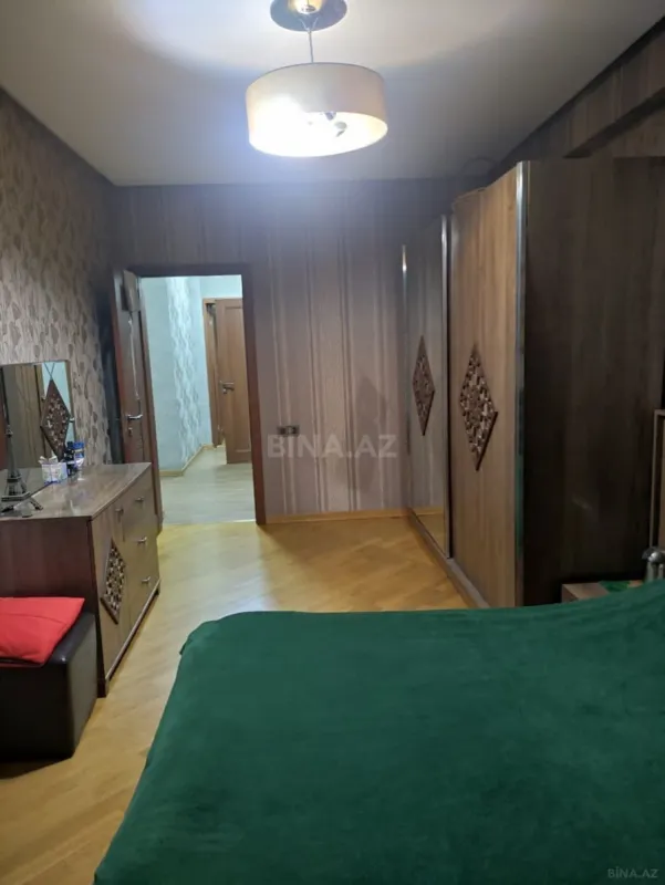 Satılır 3 otaqlı mənzil 125 m²