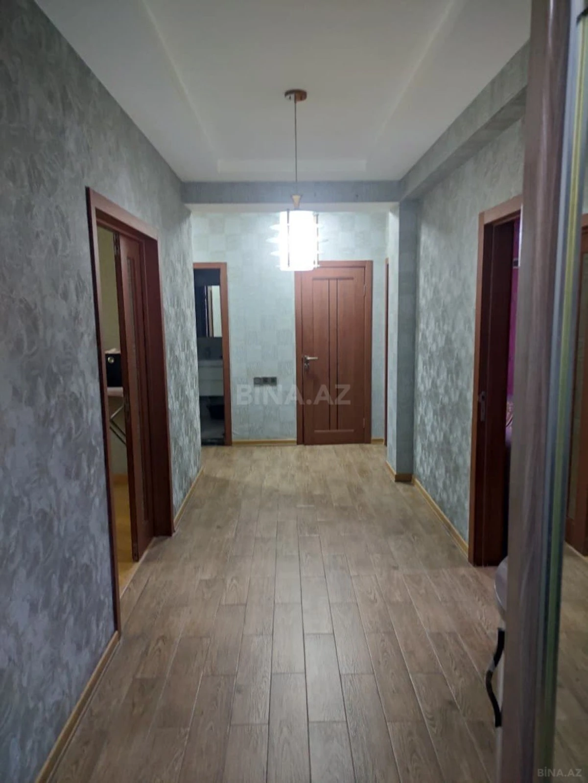Satılır 3 otaqlı mənzil 125 m²