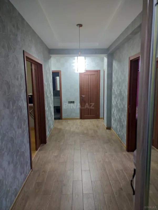 Satılır 3 otaqlı mənzil 125 m²